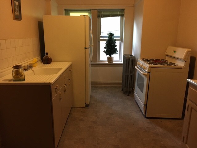 Kitchen listing photograph